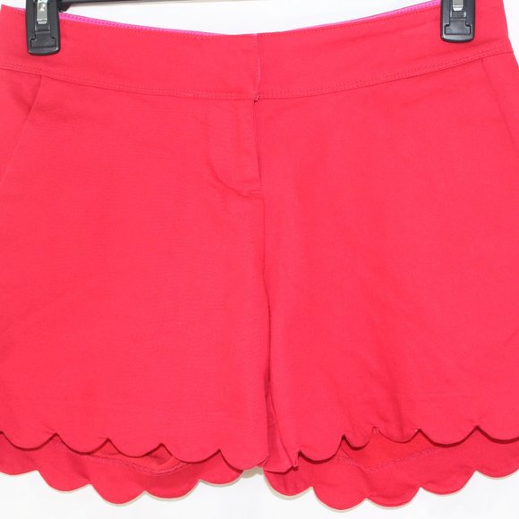 Isaac Mizrahi Red Scalloped Hem Shorts - Picture 2 of 4